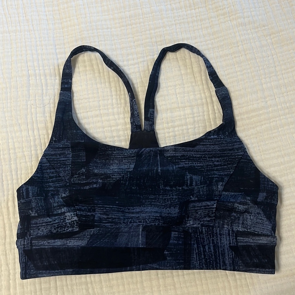 Lululemon sports bra